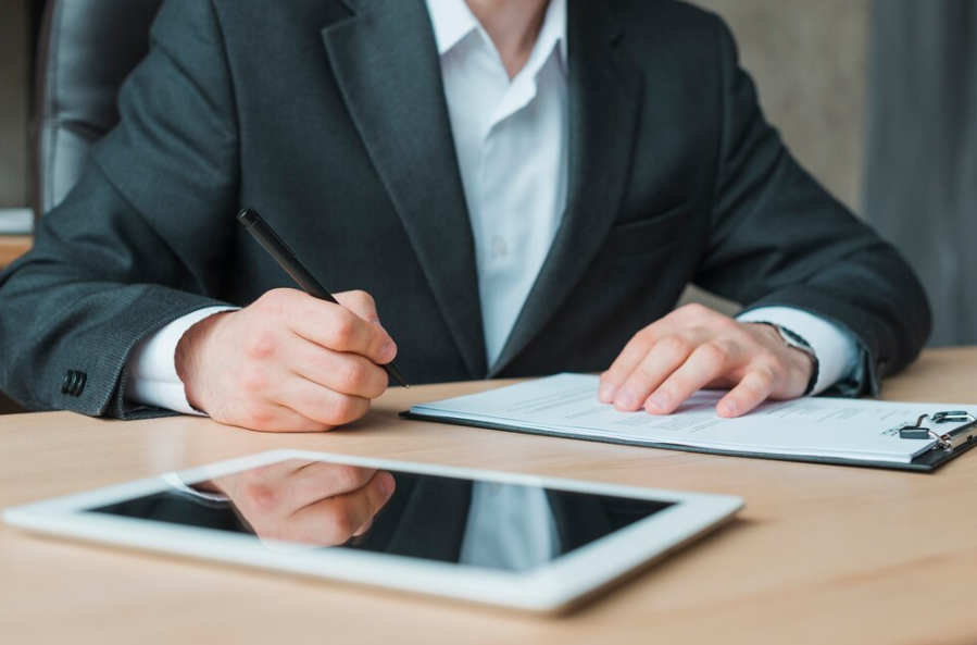 Smart Contracts dalam Industri Real Estate