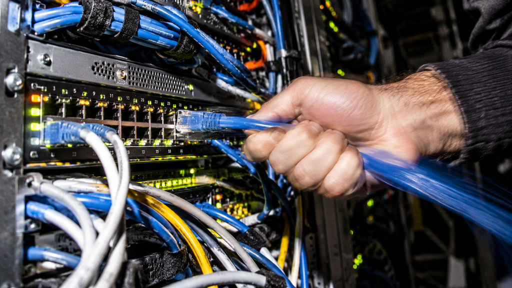 BSSN Peringatkan Celah Kritis PHP2Shell, Pemilik Website Segera Update 10 Pemutusan kabel jaringan server untuk mencegah intrusi secara sementara.